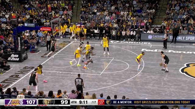 【2024年04月13日 湖人vs灰熊集锦】以退为进！小斯科蒂-皮蓬退回外线重新突破上篮得手