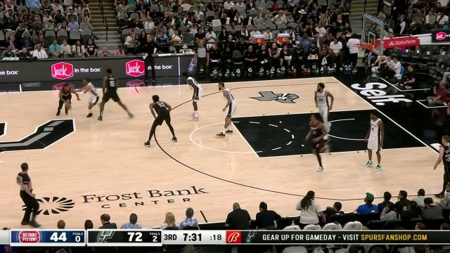 【2024年04月15日 活塞vs马刺集锦】琼斯伸出长臂完成抢断 大步流星冲反击快攻完成劈扣