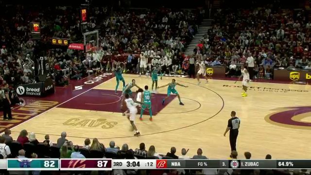 【2024年04月15日 黄蜂vs骑士集锦】莫布利1VN丝毫不怵完成隔扣 索尔滑翔起飞冲击篮筐迅速回应