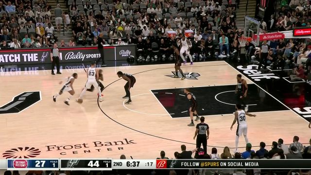 【2024年04月15日 活塞vs马刺集锦】琼斯假突真传吸引火力 尚帕尼底角接球出手稳稳命中