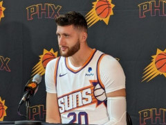 努尔基奇系列赛出战四场比赛，场均得到7.8分8.3板2.8助