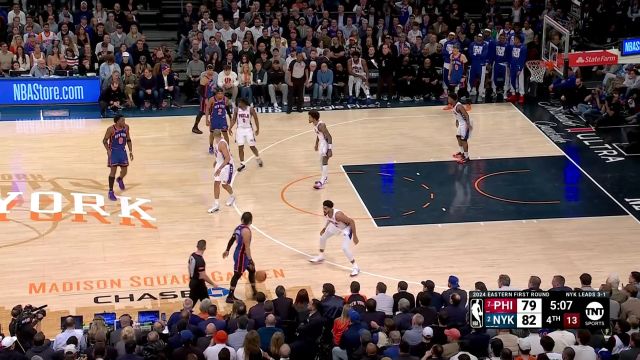 【2024年05月01日 76人vs尼克斯集锦】来自前辈的肯定！布伦森打进2+1曾经的尼克斯之王尤因兴奋庆祝