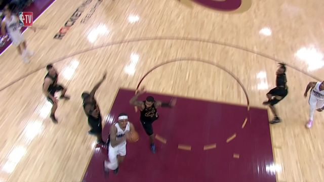 【2024年05月01日 魔术vs骑士集锦】球星的绝对硬解能力！班凯罗强突篮下一飞冲天翱翔天际单手劈扣