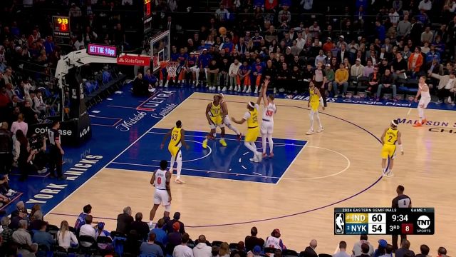 【2024年05月07日 步行者vs尼克斯集锦】实力悍将！哈特虎口夺食在步行者两人手中夺下篮板  哈滕暴扣完成终结