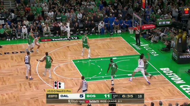 【2024年06月18日 独行侠vs凯尔特人集锦】反击突破闲庭信步 布朗大步流星上篮将球打进