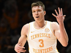 为雷迪克准备的射手！湖人17号签选中道尔顿-克内克特