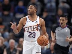 扎心太阳！35岁戈登跳出合同一年底薪加盟76人 辅佐恩比德冲冠