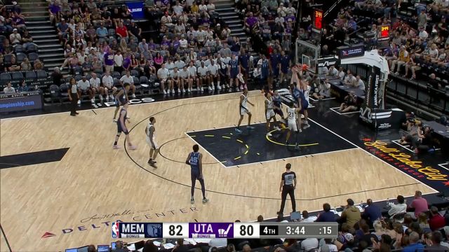 【2024年07月09日 灰熊vs爵士集锦】这就是NBA的强度？周志豪在凯斯勒头上完成隔人暴扣