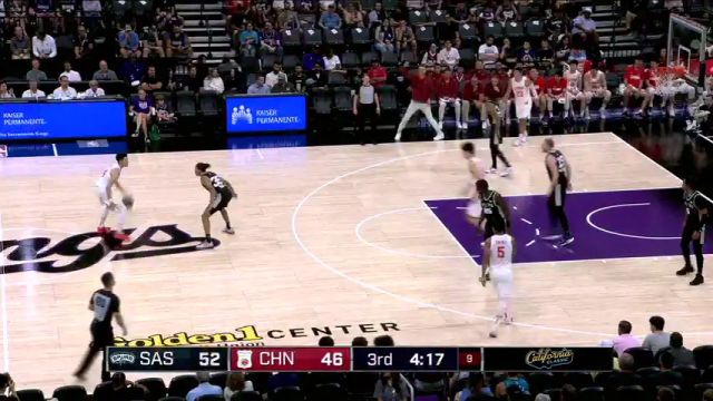 【2024年07月10日 马刺vs中国集锦】打破得分荒！廖三宁借掩护突破 空中对抗后左手高难终结