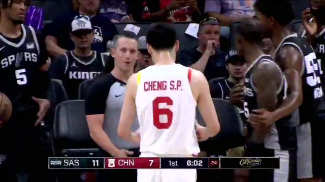 【2024年07月10日 马刺vs中国集锦】真提士气！程帅澎碾压对手强突内线 无惧对抗哨响球进