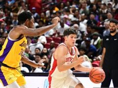 全美热搜！火箭探花首秀轰23+4+5+3帽引热议，美记：加强版库里