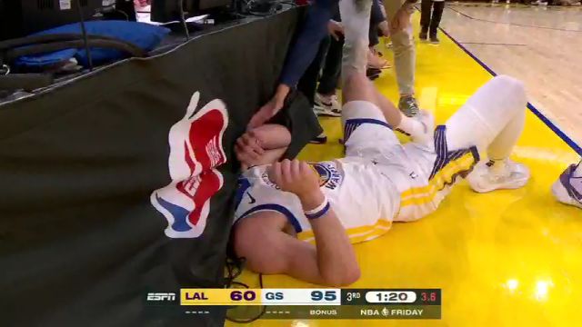 【2024年10月19日 湖人vs勇士集锦】白送俩罚球？布朗尼逼向波杰姆斯基后者直接飞出技术台底下