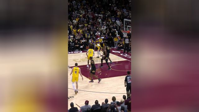 【2024年10月31日 湖人vs骑士集锦】千呼万唤始出来！布朗尼面对家乡球队得首分