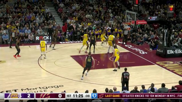 【2024年10月31日 湖人vs骑士集锦】父老乡亲大家好！詹姆斯接传球乘风而起 骑士主场再现招牌战斧劈扣