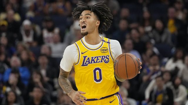 【2024年11月02日 湖人vs猛龙集锦】名记透露湖人放弃席菲诺第3年选项 后者明年夏天将成自由球员