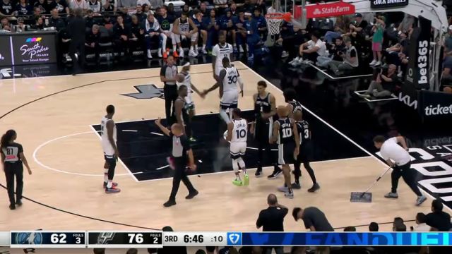 【2024年11月03日】NBA常规赛：森林狼vs马刺第3节中文解说录像回放