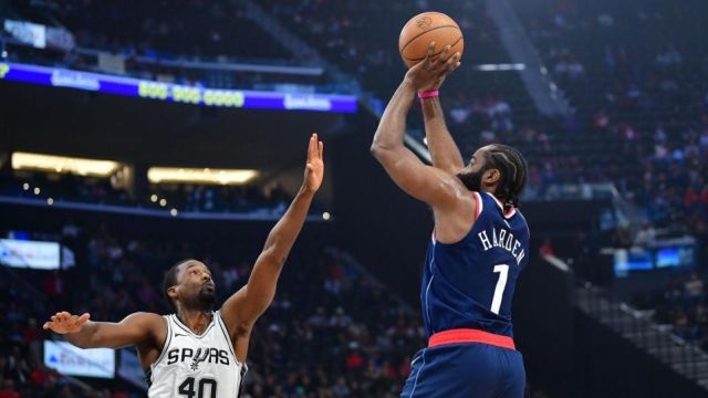 【2024年11月05日 马刺vs快船集锦】6人上双！快船26分逆转马刺：迎20亿主场首胜，全队三分37中19外线制胜