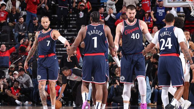 【2024年11月05日 马刺vs快船集锦】马刺104-113快船 哈登17+8率队完成26分大逆转文班亚马成空砍