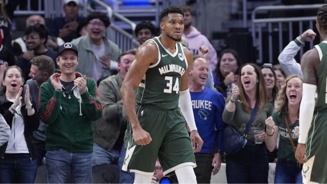 【2024年11月05日 雄鹿vs骑士集锦】曝尼克斯有意字母哥：唐斯或是潜在交易筹码，未来合同还剩4年2.24亿美元