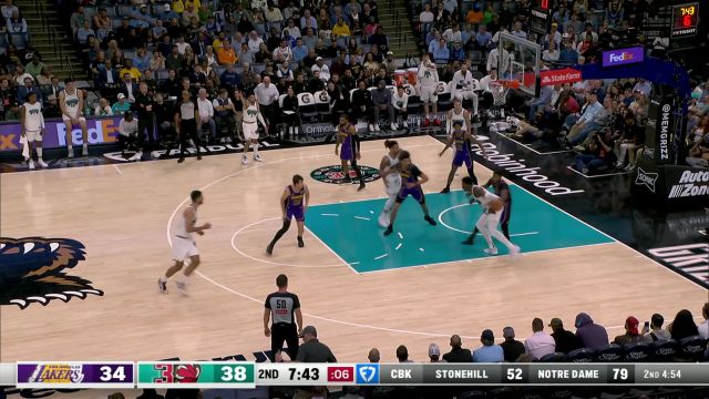 【2024年11月07日 湖人vs灰熊集锦】就这么轻松进去了 小贾伦杰克逊凿到篮下起身扣进