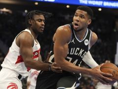 NBA杯：雄鹿轻取猛龙第3胜 字母哥23+7+4帽迪克32分