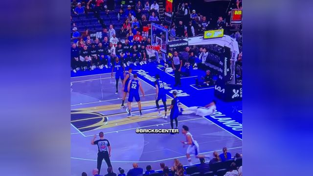 【2024年11月16日 76人vs魔术集锦】我还没发力而你却倒下了 小瓦微微发力就将恩比德推飞几米远