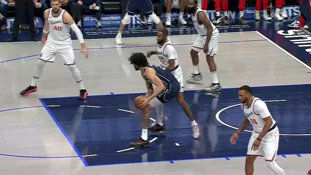 【2024年12月22日 快船vs独行侠集锦】专打老队友 莱夫利面对小琼斯越打越起劲2+1稳稳收下