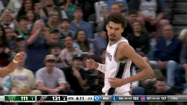 【2025年02月01日 雄鹿vs马刺集锦】摧毁一切防守！卡斯尔突破分球文班亚马一飞冲天战斧劈扣