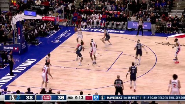 【2025年02月01日 独行侠vs活塞集锦】禁区里一片开阔地 霍兰二世空切扣篮没有受到任何阻拦