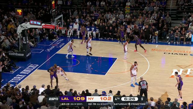 【2025年02月02日 湖人vs尼克斯集锦】老当益壮不坠青云之志 詹姆斯转身冲到篮下双手暴扣