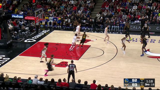 【2025年02月09日 勇士vs公牛集锦】进攻端完全无法阻挡 库里再度轰下5分扩大优势打懵公牛