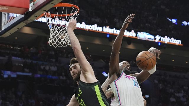 【2025年02月11日 凯尔特人vs热火集锦】凯尔特人vs热火精彩集锦 塔图姆后程发力轰下33+8率队轻取热火