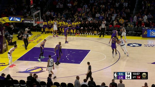 【2025年02月26日 独行侠vs湖人集锦】手感爆发！汤普森外线架炮连轰两记三分球