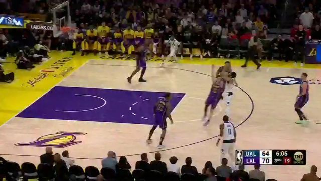 【2025年02月26日 独行侠vs湖人集锦】分差缩小至仅剩三分！丁威迪跟上输出追着扔三分