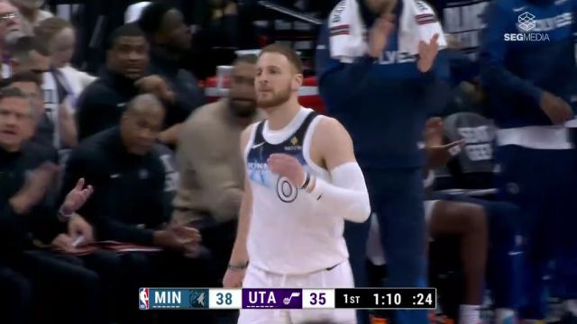 【2025年03月01日 森林狼vs爵士集锦】复出两场手感复苏！迪文琴佐外线接球果断发炮 大号三分正中爵士靶心