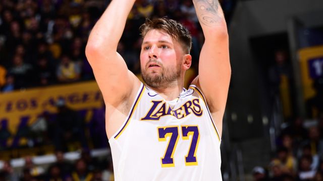 【2025年03月03日 快船vs湖人集锦】东契奇vs快船集锦 砍下29分6板9助全能发挥捍卫胜利