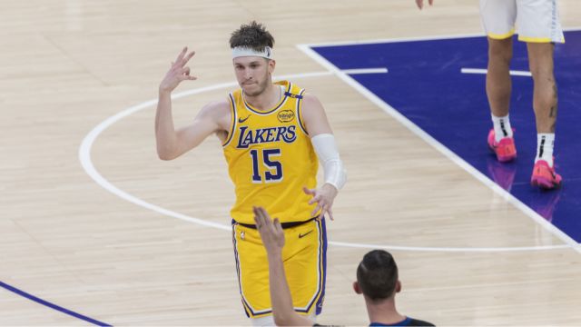 【2025年03月03日 快船vs湖人集锦】万幸！里夫斯MRI结果出炉：小腿伤势不严重进入每日观察状态