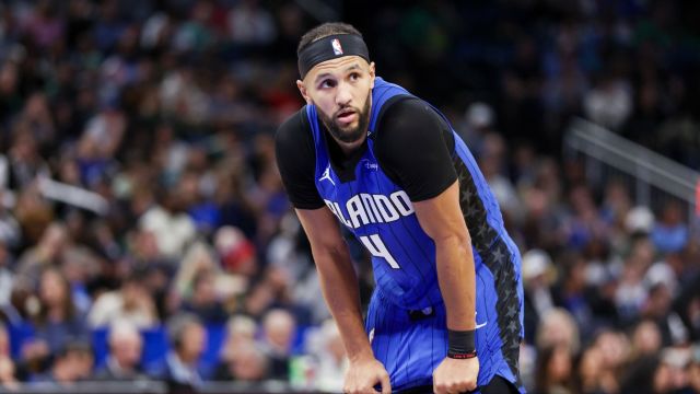 【2025年03月03日 猛龙vs魔术集锦】早日康复！魔术球员萨格斯接受左膝关节镜手术 将无限期休战！