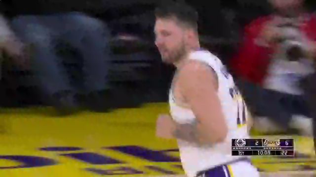 【2025年03月03日 快船vs湖人集锦】阿祖牌瞄准镜！东契奇外线连点祖巴茨 两记不讲理三分轰停快船