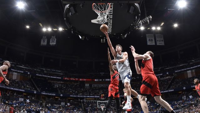 【2025年03月03日 猛龙vs魔术集锦】猛龙104-102魔术 小瓦空篮不进错失绝平猛龙险胜对手