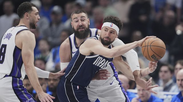 【2025年03月04日 国王vs独行侠集锦】国王vs独行侠精彩集锦 欧文首节伤退国王客场击败独行侠拿下四连胜