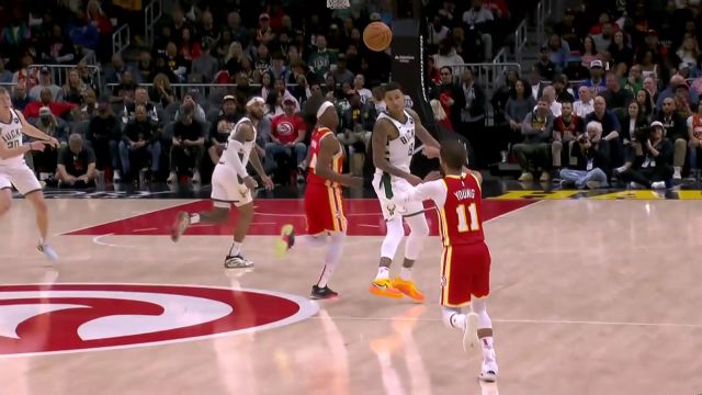 【2025年03月05日 雄鹿vs老鹰集锦】特雷杨眼疾手快将球切掉 反击长传勒维尔接球上篮