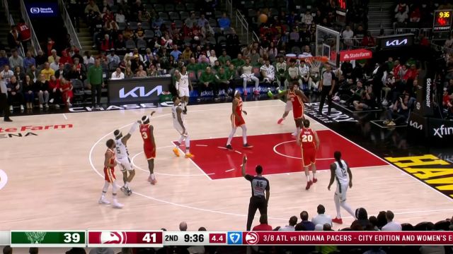 【2025年03月05日 雄鹿vs老鹰集锦】一次进攻只需要4秒钟 勒维尔反击接球起飞双手炸筐