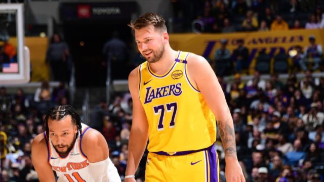 【2025年03月07日 尼克斯vs湖人集锦】巅峰形态回归！东契奇近4战场均30.5分 生涯30+10追平威少并列历史第5