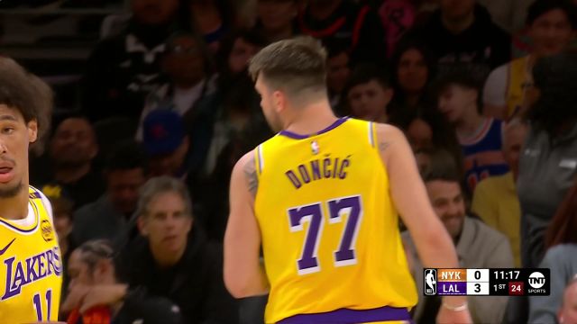 【2025年03月07日 尼克斯vs湖人集锦】开场拔得头筹 东契奇撤步三分开火毫不手软