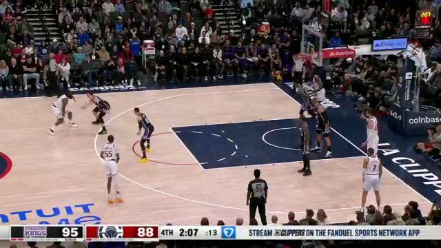 【2025年03月10日 国王vs快船集锦】比拼球星成色！哈登一人单挑过往防线 拉杆上篮留住悬念