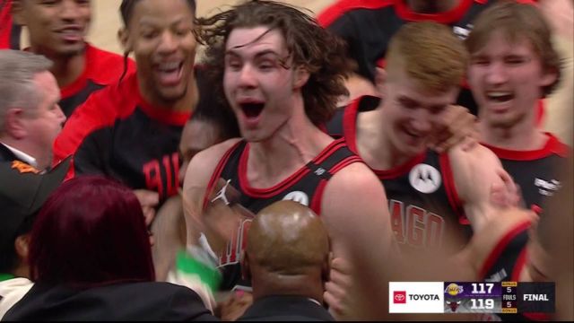 【2025年03月28日 湖人vs公牛集锦】吉迪谈超远三分绝杀：以前从没进过这种球，我要看一晚上重播！