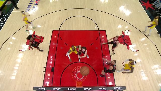 【2025年03月28日 湖人vs公牛集锦】詹姆斯vs公牛集锦 17分12助串联全队致命失误惨遭逆转