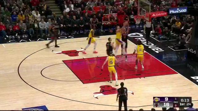 【2025年03月28日 湖人vs公牛集锦】配合愈发默契！东契奇长传锁定詹姆斯 老詹乘风而起上演大力劈扣