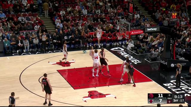 【2025年04月02日 猛龙vs公牛集锦】外线手感大爆发！猛龙开场连续命中四记三分打停公牛